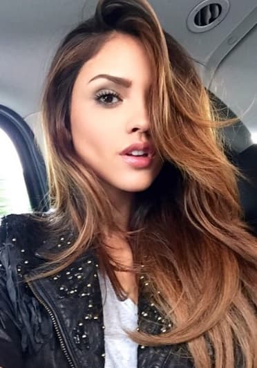 A sólo unos meses de haber llegado, la cantante estaba más que adaptada a Los Ángeles y empezó a trabajar muy duro.