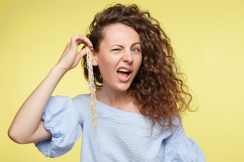 No obstante, debido a la interacción con el Caballo tiendes a estar algo distante y alejado, un poco frío cuando debías mostrarte más expresivo. Es importante que apliques tu sentido del humor para que de esa manera neutralices cuando situación embarazosa que surja.