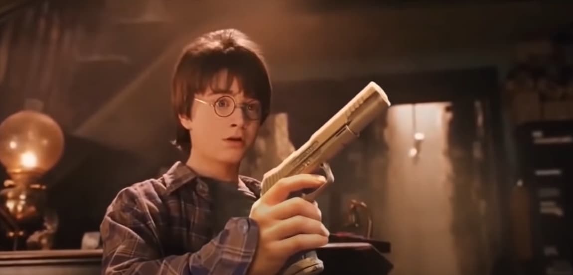 Harry Potter con una pistola