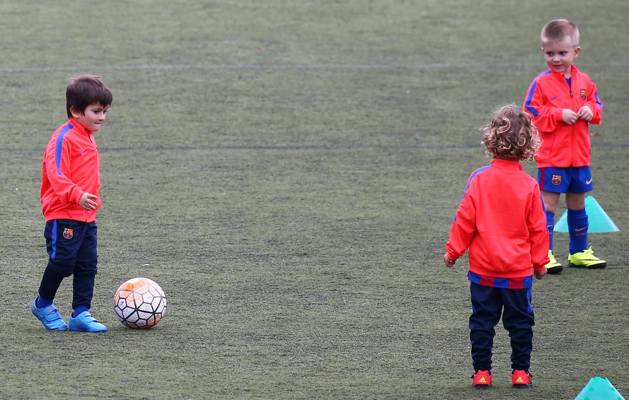 ¡Mira nada más! Las futuras estrellas del soccer.