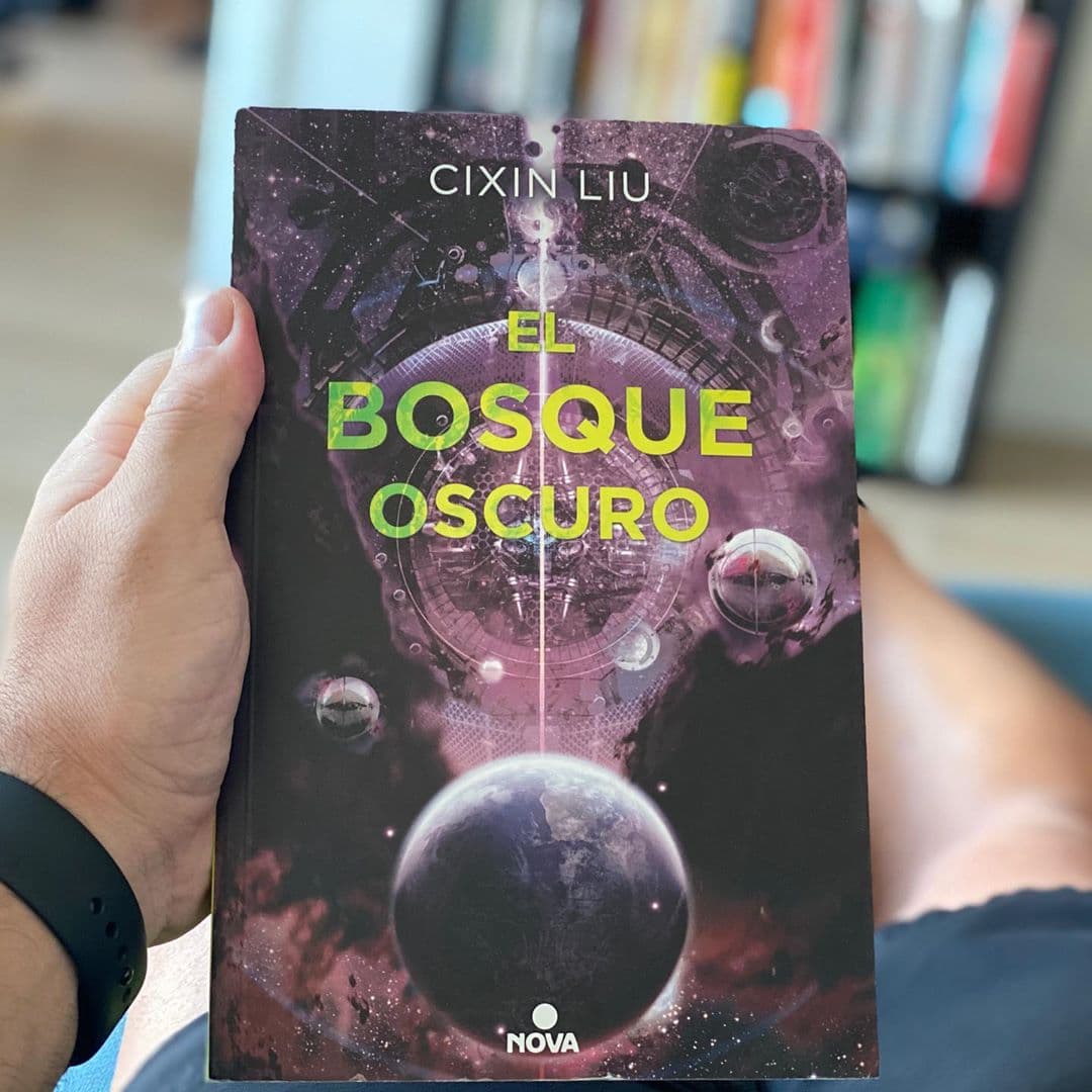 También nos compartió que está leyendo un nuevo libro, y el entusiasmo que ello le despierta.