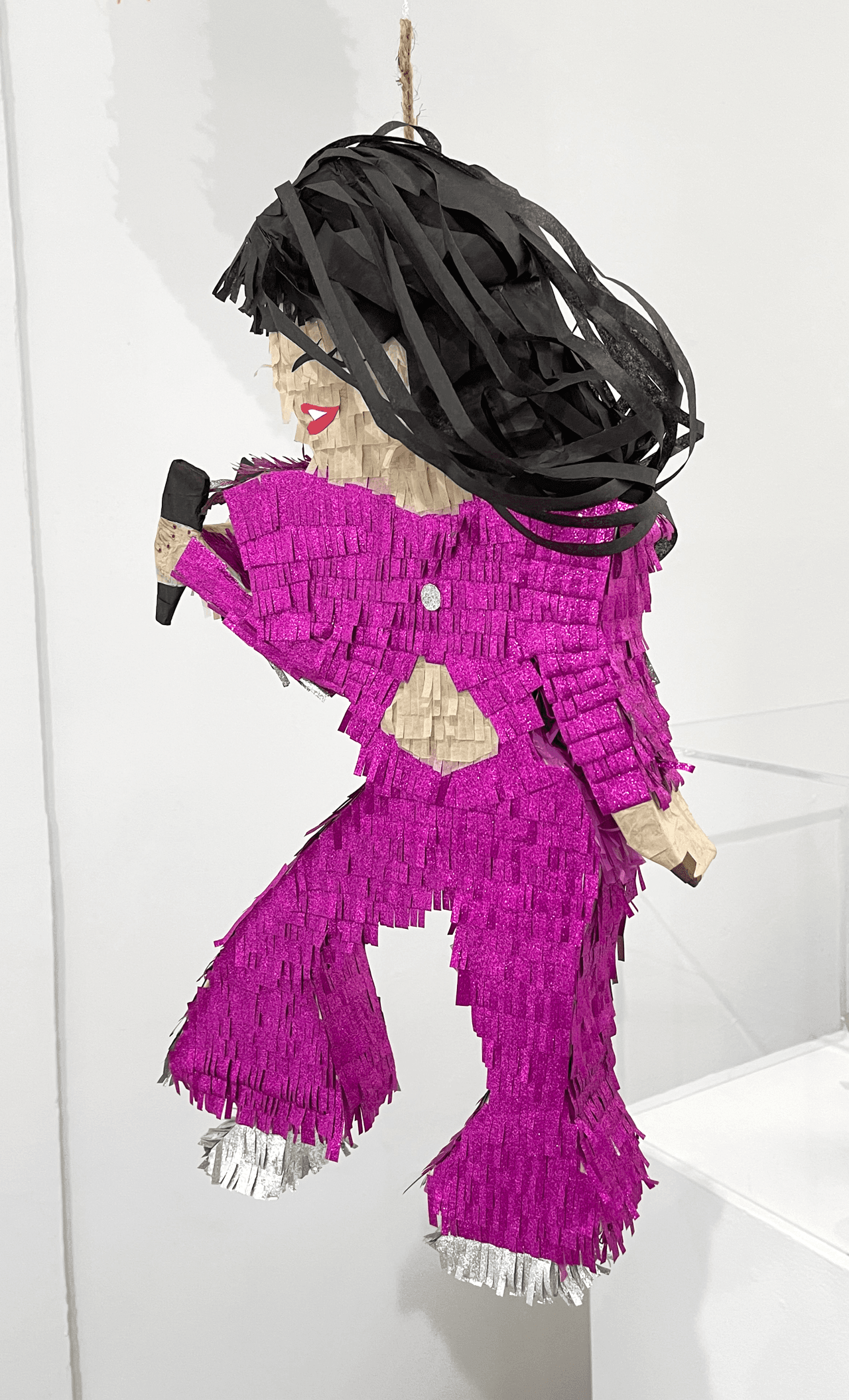 Las construcciones artesanales de papel tienen una larga historia que se remonta a siglos y está presente en culturas europeas y asiáticas.