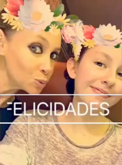 "Me da mucho coraje, tengo mucho coraje con ella y su madre", mencionó, "con esto, la verdad digo: esa mujer que está ahí no es mi hermana, 
<b>yo no la conozco</b>". 
<br>