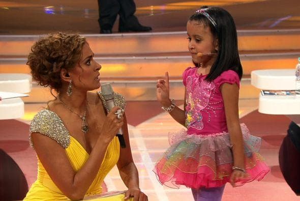 De mil niños que participaron en el casting en Acapulco, Ana Celeste fue la elegida. De ahí debió pasar por otro filtro que se realizó en la Ciudad de México, donde se encontró con 17 mil niños más. Finalmente, tras varios días, la pequeña conoció a los productores del programa, quienes le dijeron que había logrado llegar a Pequeños Gigantes.