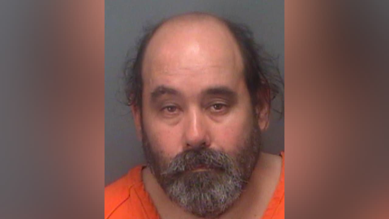 Detienen a sujeto por amenazar en estallar un hospital del condado de Pinellas 