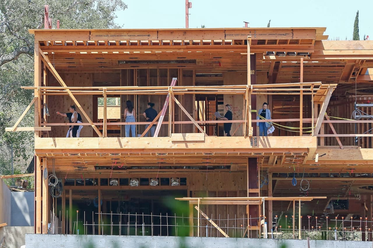 En una entrevista con 'Today' de la NBC de este martes 20 de julio, Jennifer López 
<b><a href="https://www.univision.com/famosos/jennifer-lopez-ben-affleck-responde-feliz-today" target="_blank">evadió contestar si estaba "más feliz"</a></b> ahora que se le ha visto de manera cotidiana con Ben Affleck. 
<br>