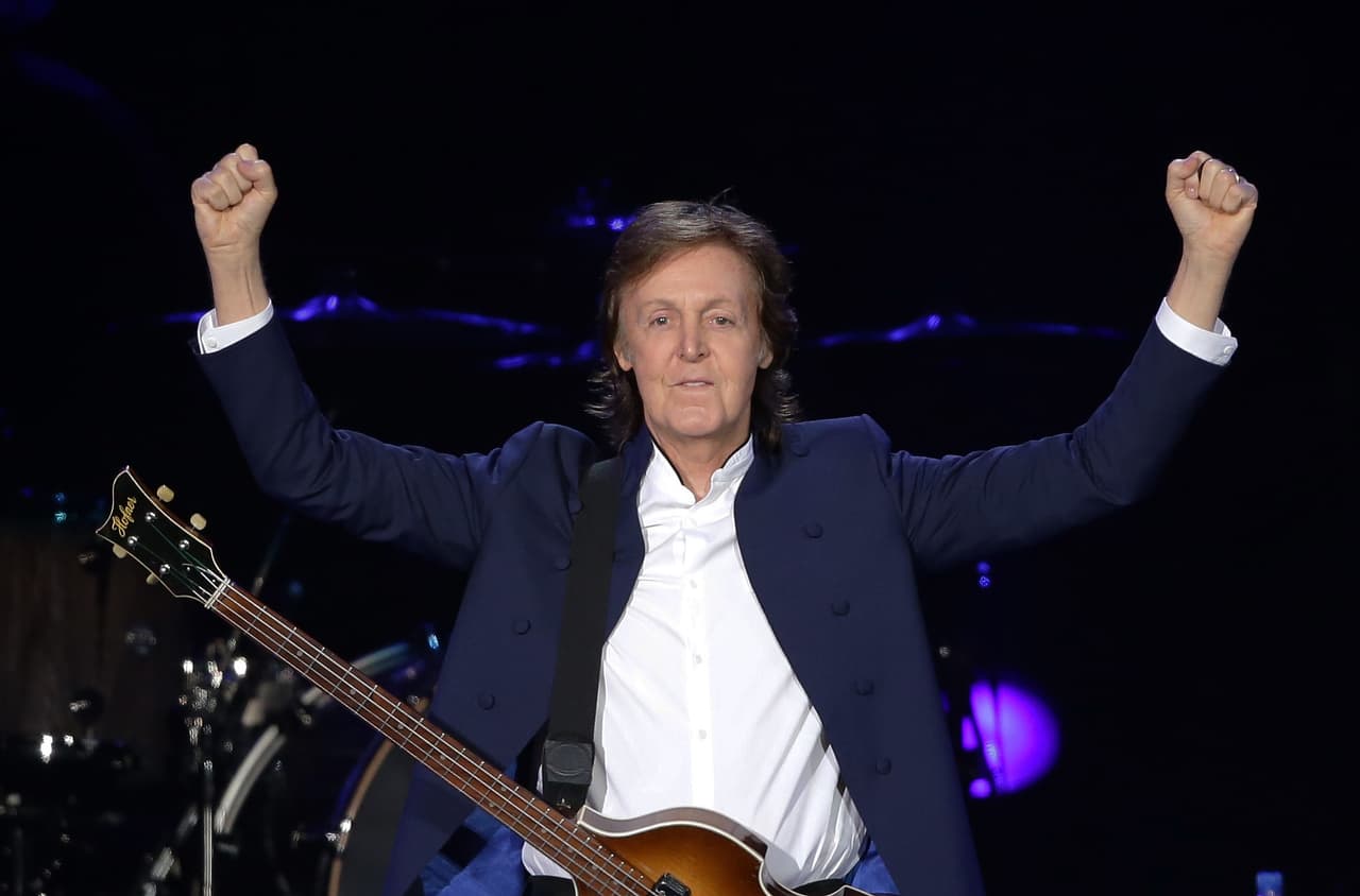 Paul McCartney Has Some Fun With The Mannequin Challenge