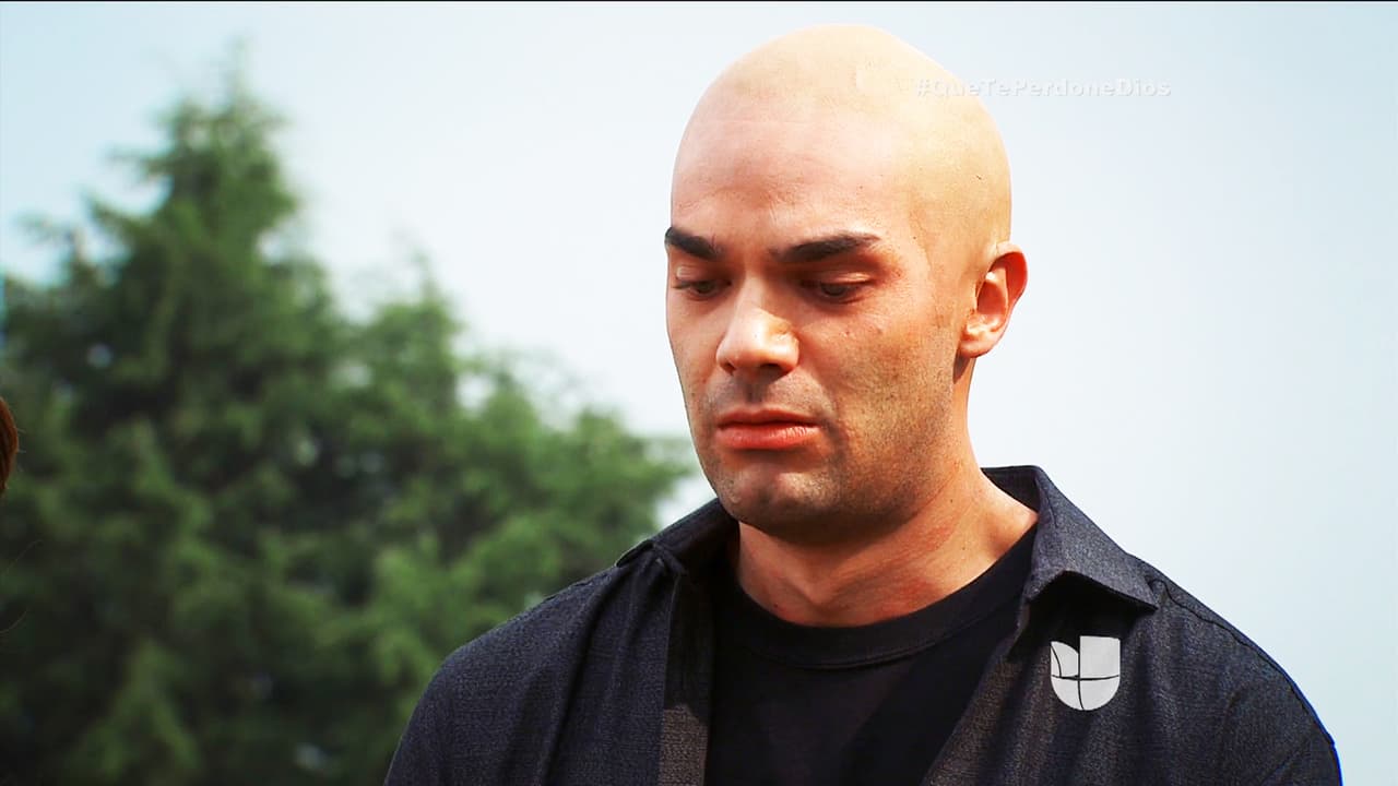 Max sufre por la muerte de Lucio y junto a sus amigos le dio el último adiós.