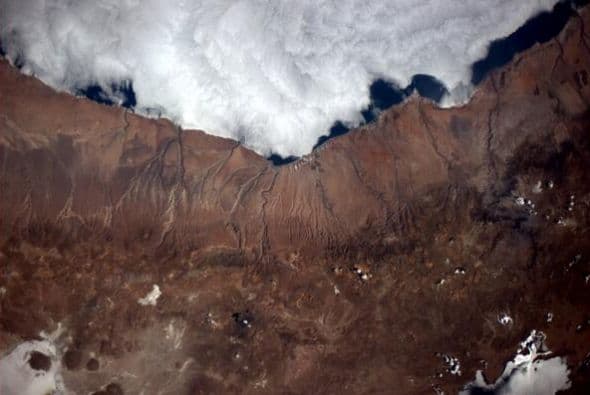 Sobrevolando sobre mi campo volcánico favorito. Fotos de Reid Wiseman