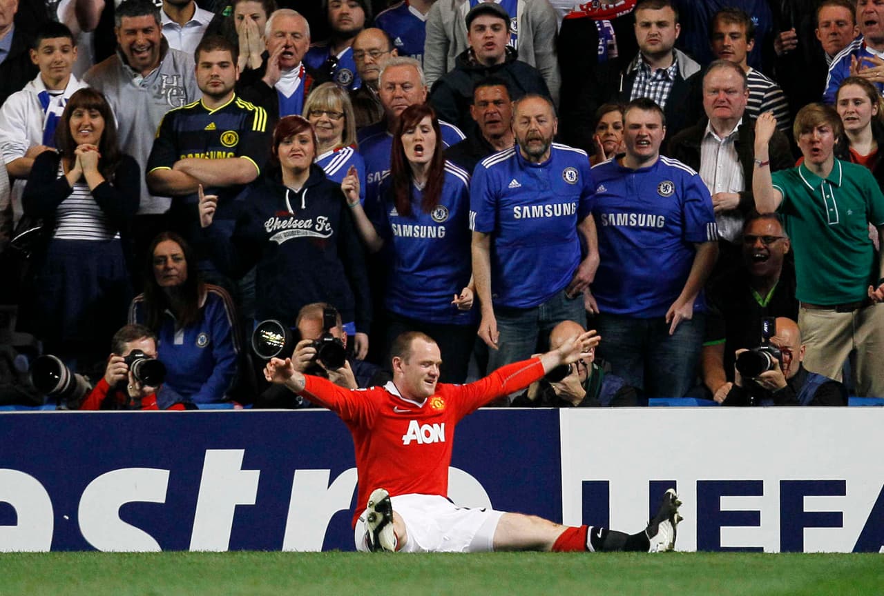 El partido correspondiente a los Cuartos de Final de ida lo ganó 0-1 Manchester United con solitaria anotación de Wayne Rooney. Resultado positivo que otorgó tranquilidad para encarar el cotejo de vuelta en ‘El Teatro de los Sueños’.