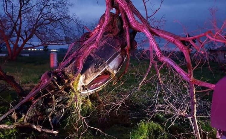 No es la escena de una película de terror, sino un accidente de tránsito en California