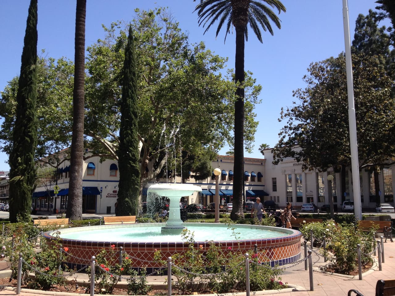 <b>Orange,</b> en el condado de Orange, se ubica en el lugar 44.
<br>
<br>
<b>Población:</b> 141,130
<br>
<b>Salario promedio: </b>$83,500
<br>
<b>Tasa de crimen violento: </b>1.54 por cada mil habitantes
<br>
<b>Tasa de crimen a la propiedad: </b>18.31 por cada mil habitantes
<br>