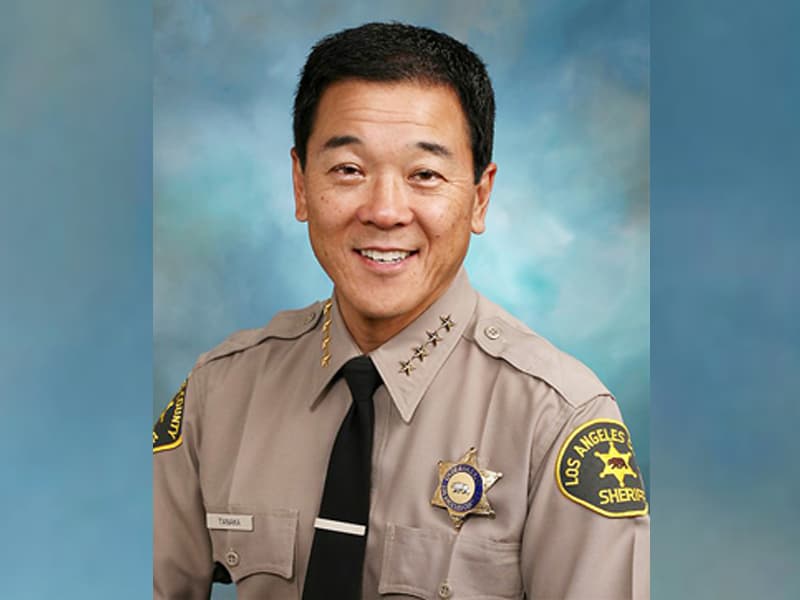 Condenan a exsubjefe del Sheriff de Los Ángeles por obstrucción a la justicia