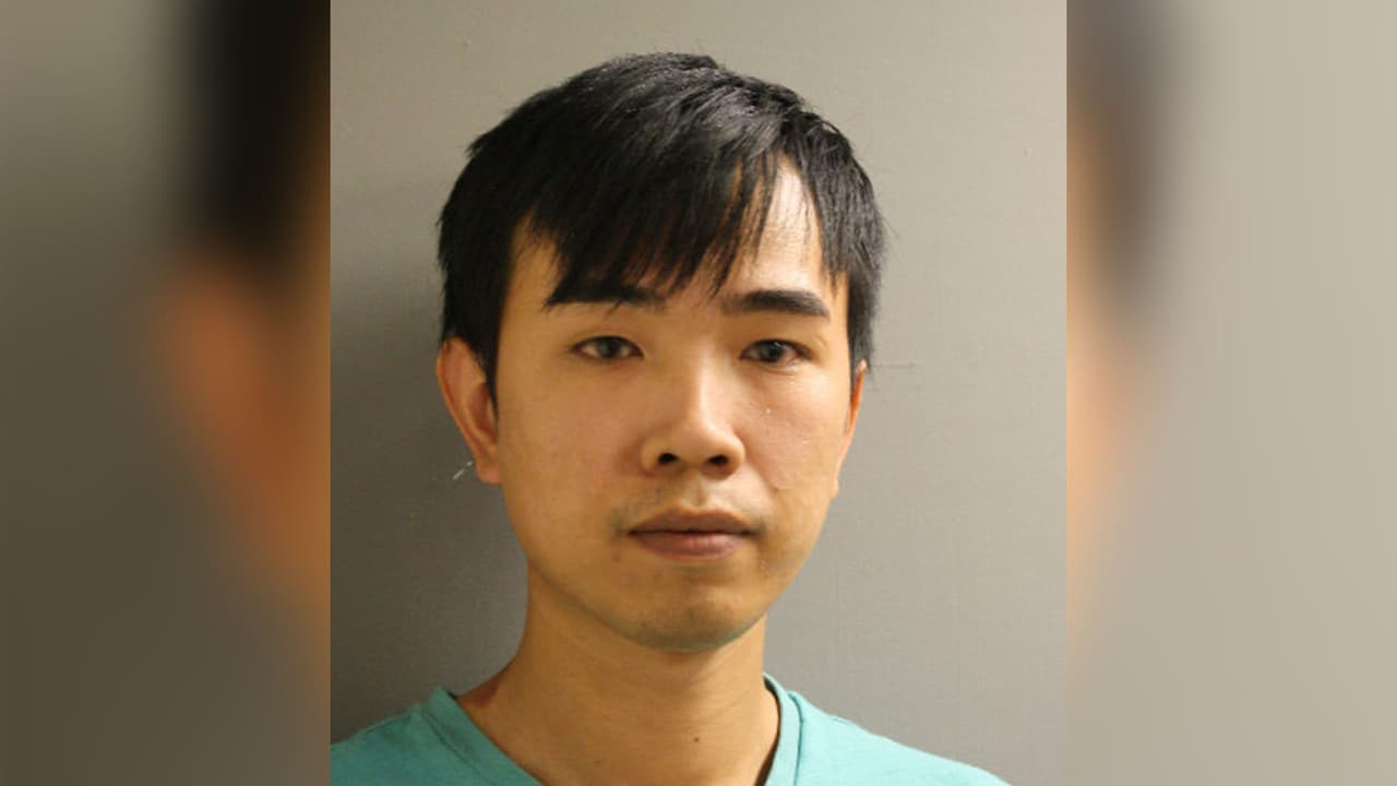 Trung Thanh Nguyen, 27 años. Se busca por cargos de agresión sexual y represalias. Última ubicación conocida: Houston, Texas. Orden de arresto # 1618477 y # 1618478.