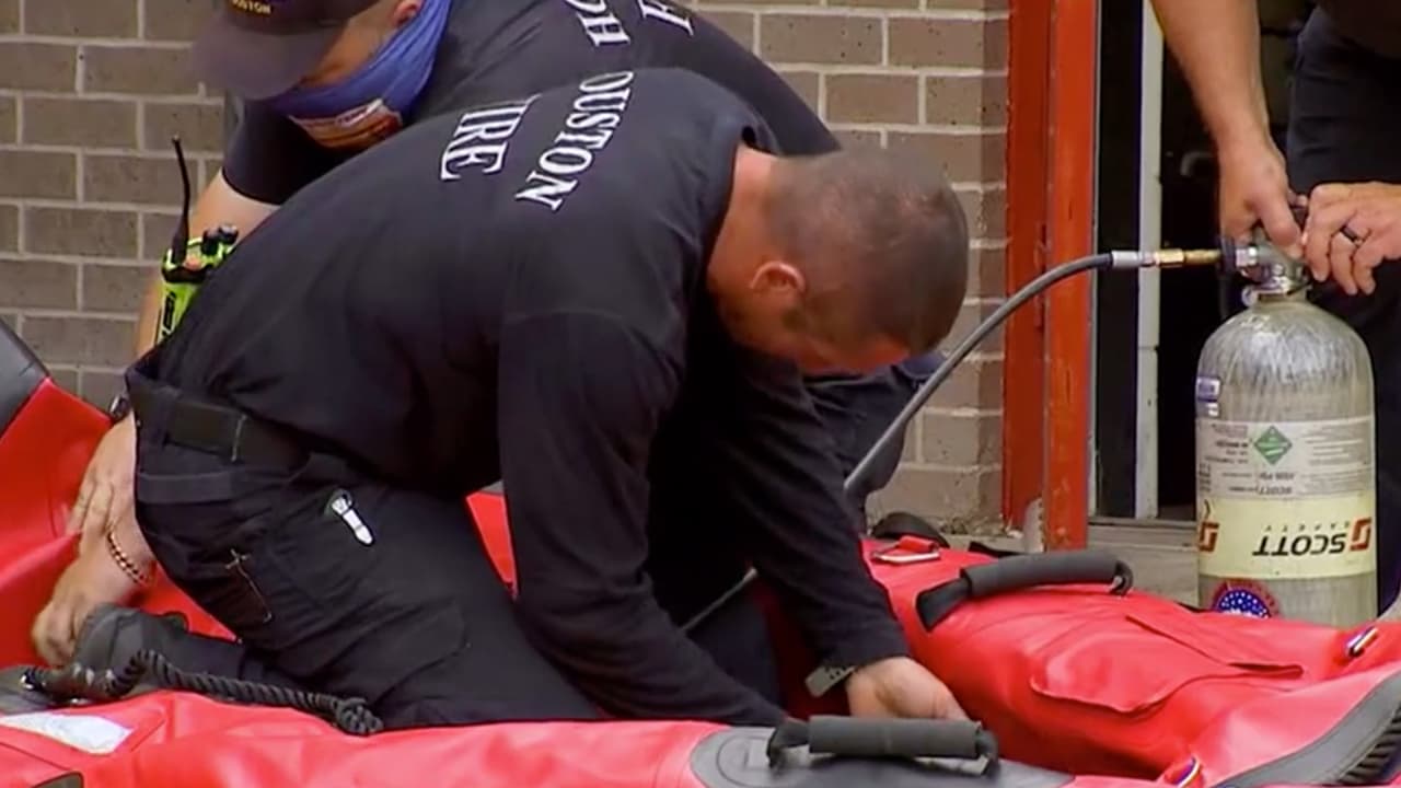 Houston llega a un número record de bomberos en cuarentena por exposición al coronavirus