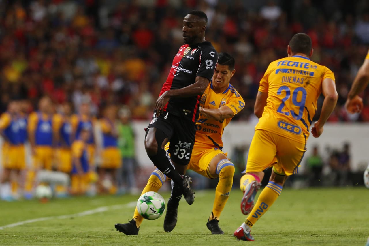 Atlas hizo valer su condición de local en el Estadio Jalisco y lleva ventaja para la vuelta de la Semifinal ante Tigres en el Universitario.