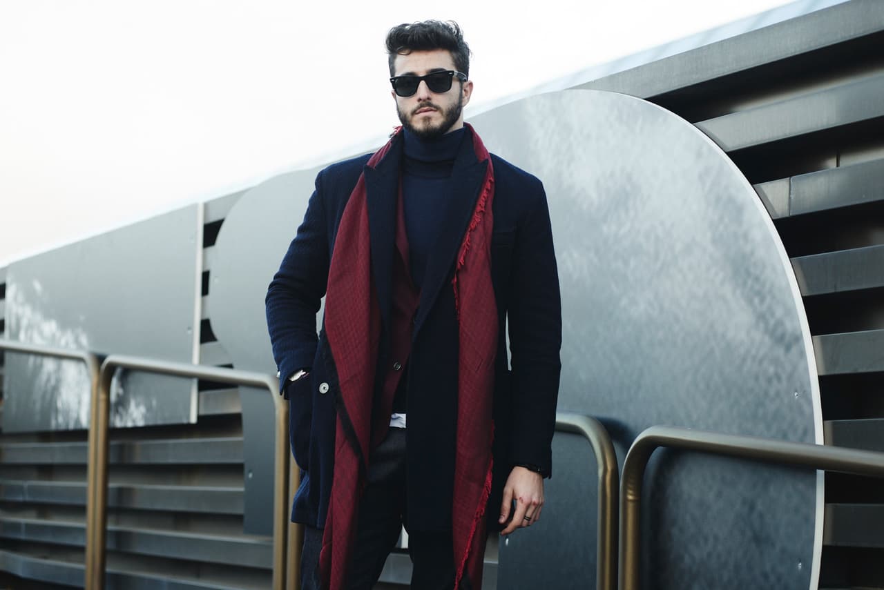 Más que un fashion fest, Pitti Uomo es un evento de difusión de nuevas ideas, diseñadores y tendencias. Por ejemplo, el show Generation Africa presentó a cuatro diseñadores africanos nuevos como parte de la presentación de la Ethical Fashion Initiative (Iniciativa Ética de la Moda). Aquí vemos un abrigo de Ikiré Jones.