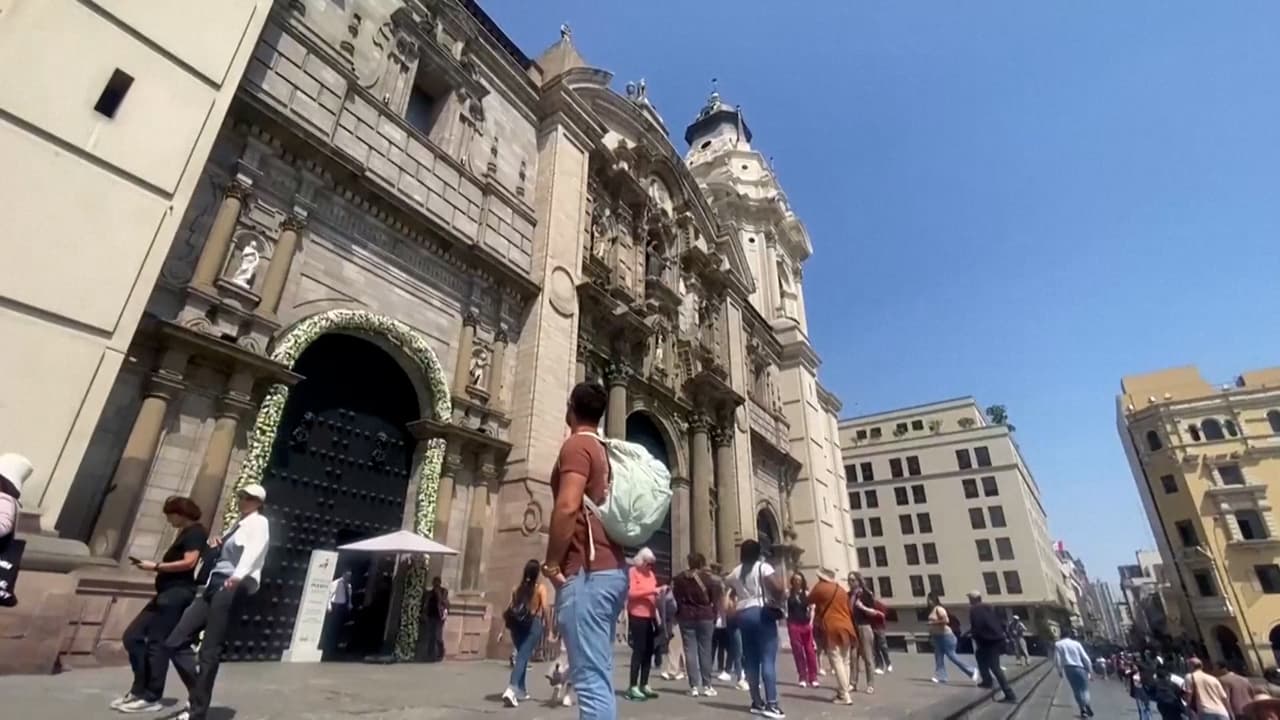 “Es un papa que come ceviche”: peruanos celebran la elección del papa León XIV