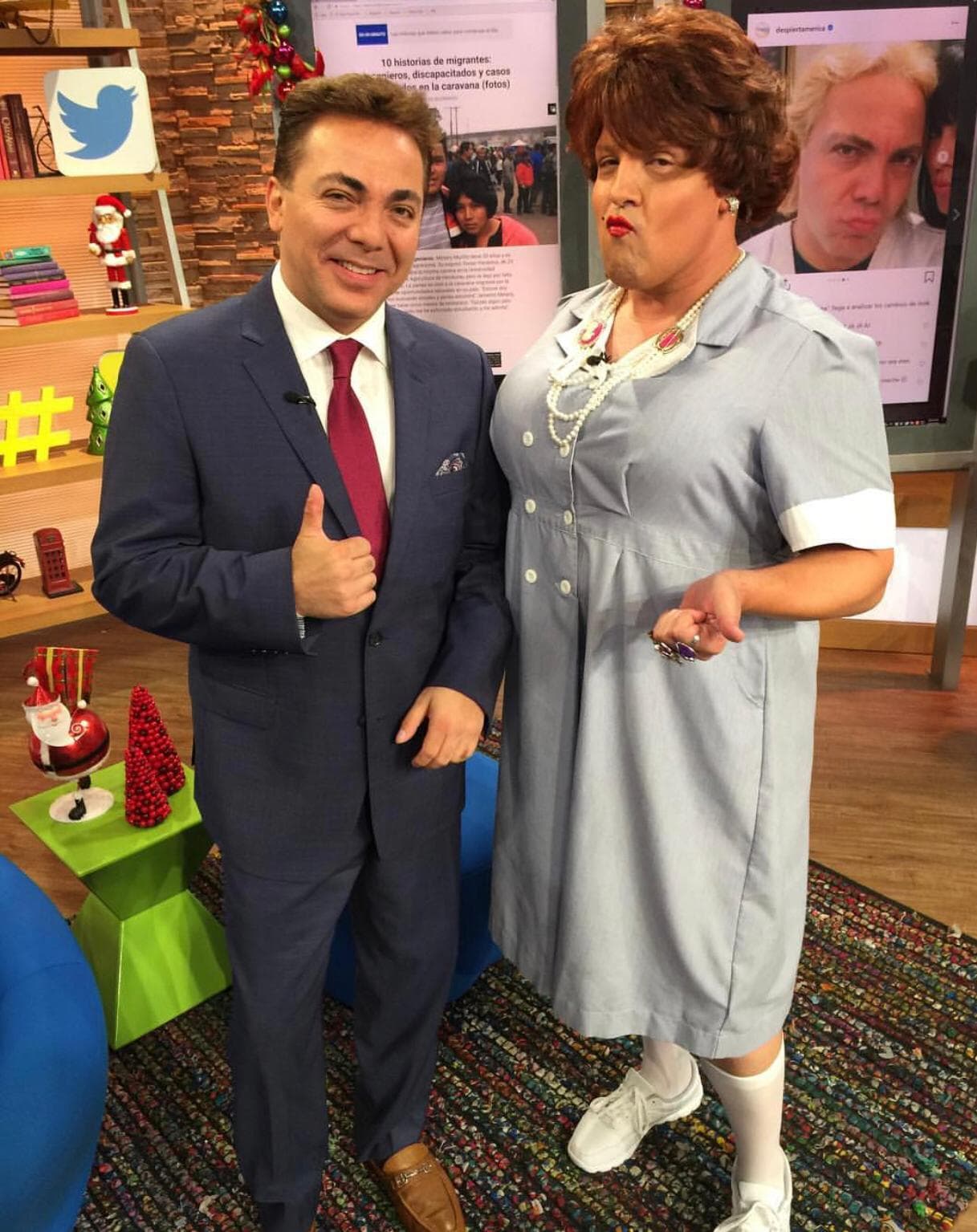 Por esa razón, Cristian le pidió a Doña Meche que fuera su modelo para su próximo video.