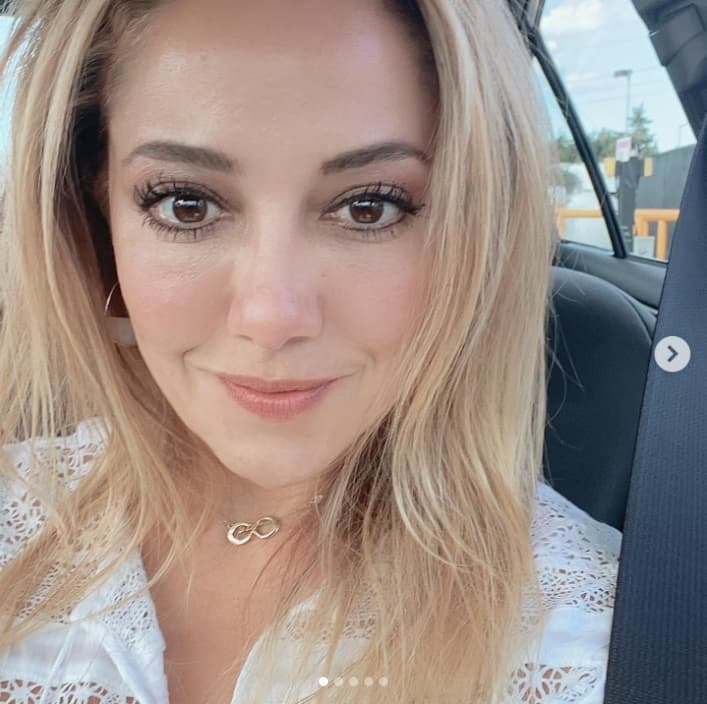 Pero 5 días después, Gimena Boccadoro, la hija que él tuvo en una relación previa al famoso matrimonio con Amanda Miguel, señaló al programa televisivo 'Sale el sol' 
<b><a href="https://www.univision.com/famosos/diego-verdaguer-vacuna-hijas-chocan" target="_blank">que su famoso padre no estaba inmunizado. </a></b>
<br>