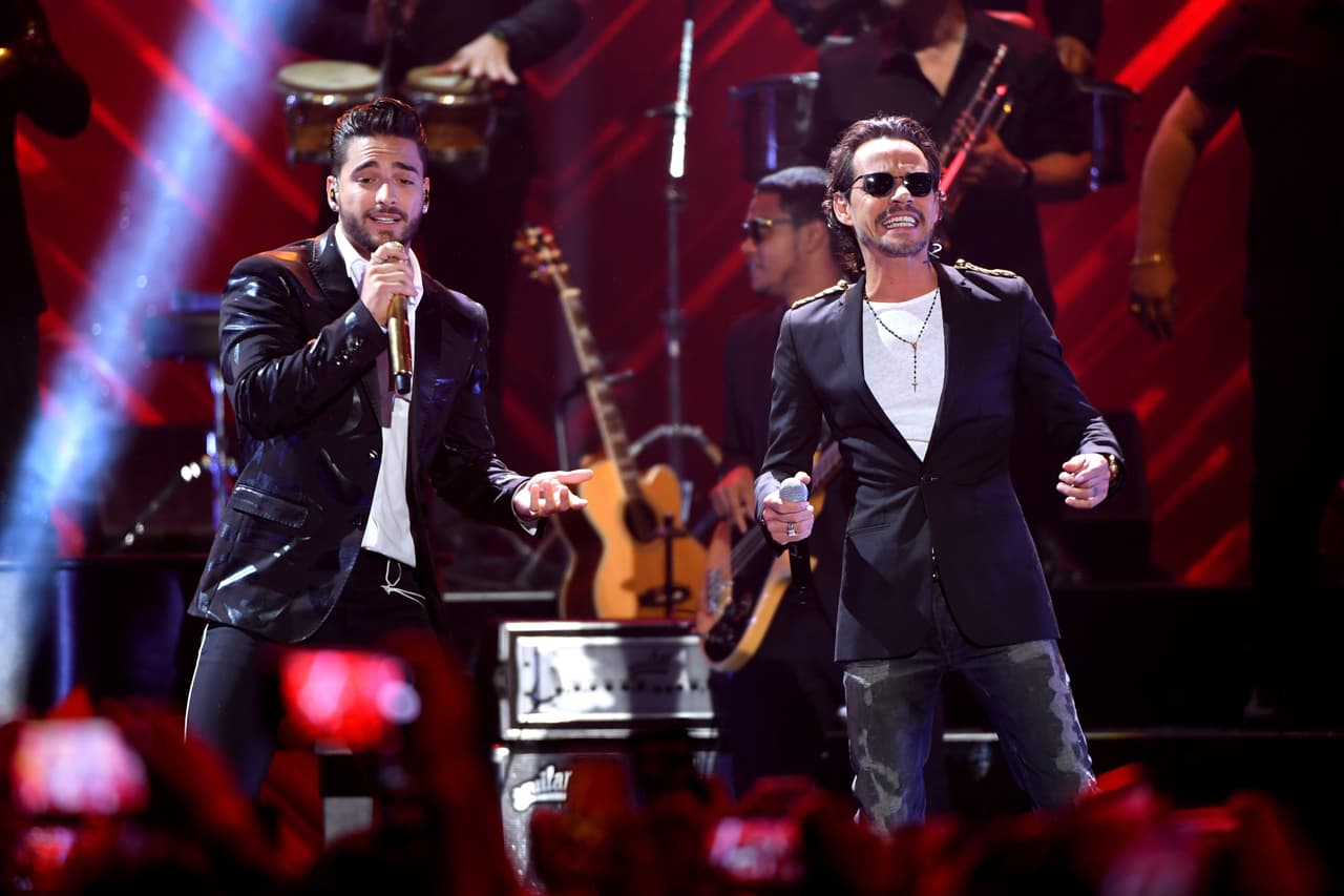 La canción 'Felices los 4'
<i> </i>es sin lugar a dudas una de las canciones que más ha dado de qué hablar en la carrera de Maluma y el dueto que hizo versión salsa con Marc Anthony, sigue poniendo el ritmo en todo tipo de evento.