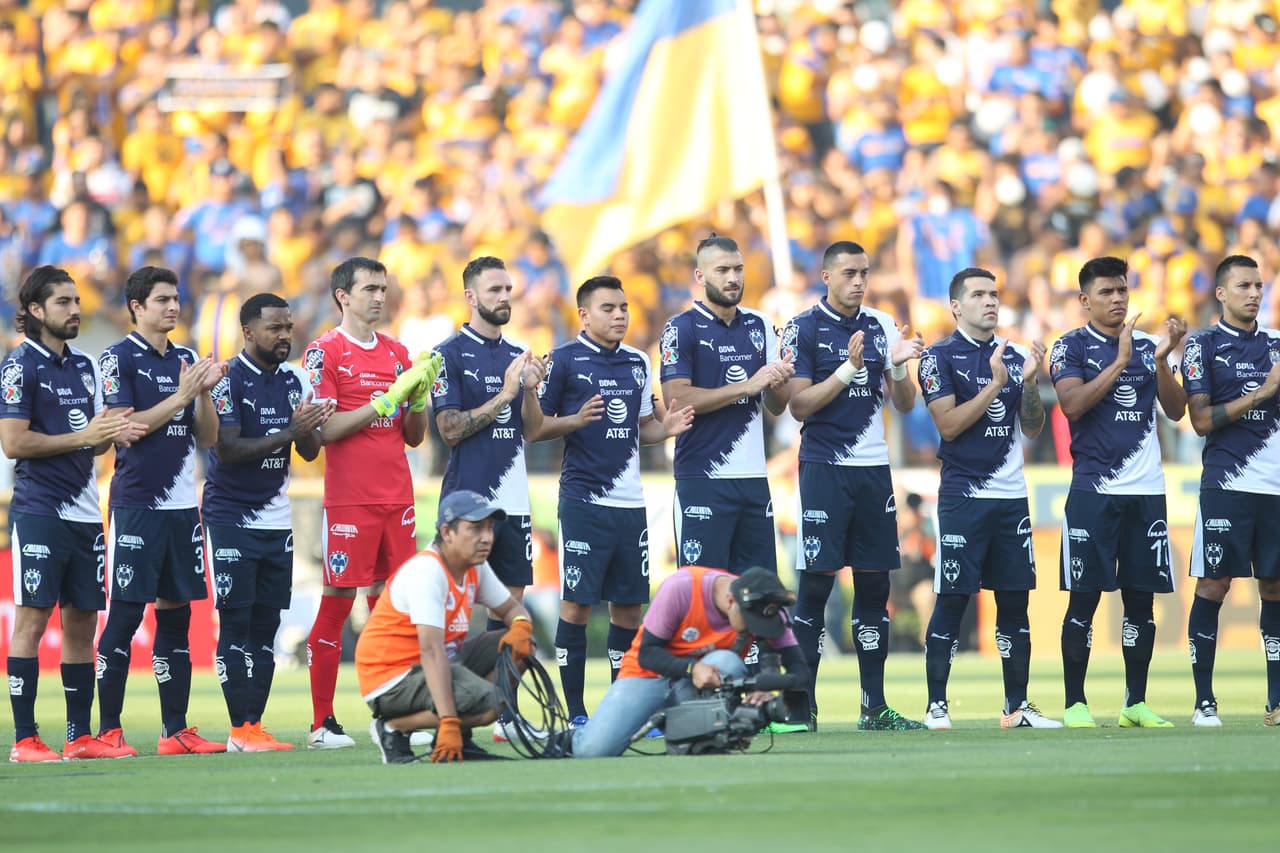 Los jugadores de Rayados se unieron con su respeto hacia Osvaldo Batocletti.