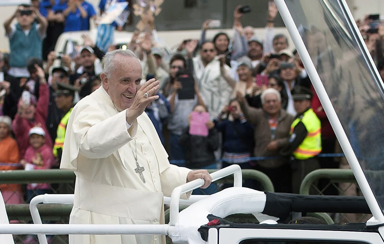 …Sino también por la existencia de condiciones de extrema pobreza y estructuras económicas injustas que originan las grandes desigualdades".