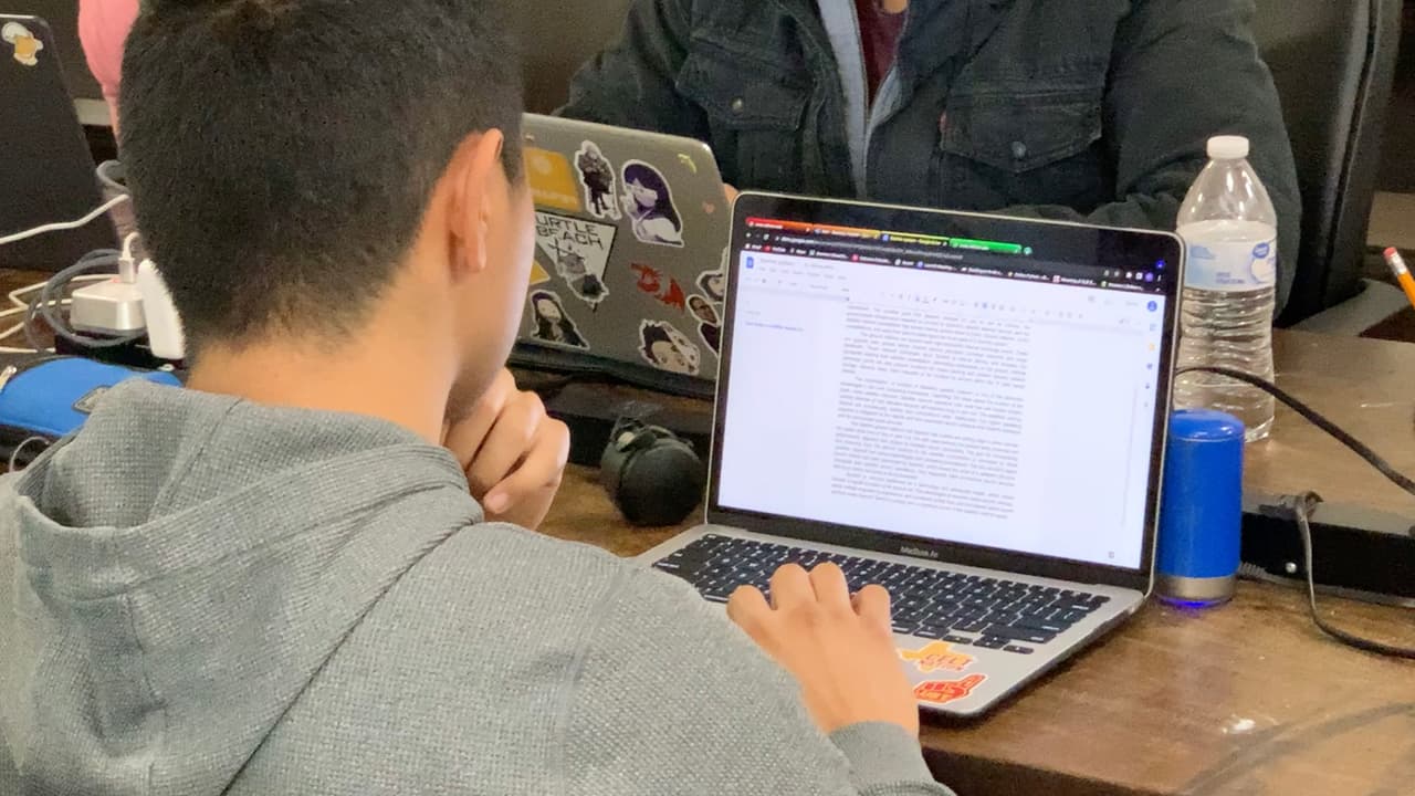 Rising Stars es un programa en el que todos ganan: las empresas obtienen un empleado productivo y los alumnos van adquiriendo experiencia para la fuerza laboral de Houston.