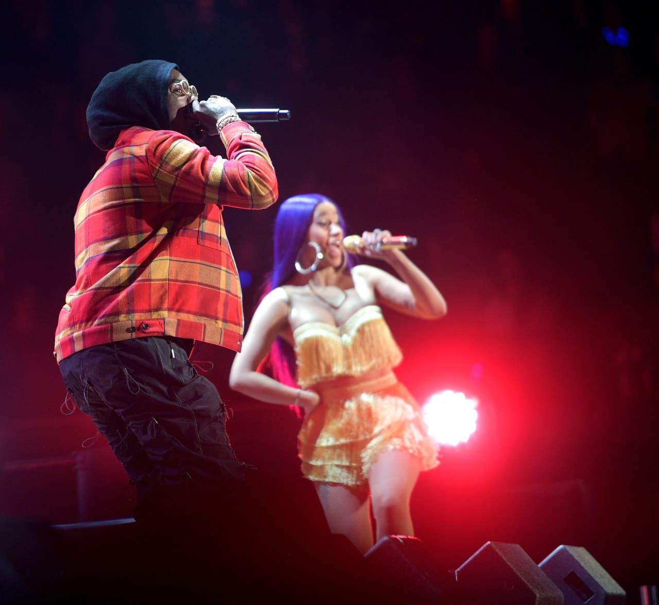Cardi y Offset tienen
<b> <a href="https://www.univision.com/famosos/cardi-b-celebro-su-aniversario-de-bodas-con-un-emotivo-mensaje-y-offset-le-respondio-con-amor-fotos" target="_blank">dos años de matrimonio</a></b>. Se casaron en secreto en septiembre de 2017. Tienen una hija,
<b><a href="https://www.univision.com/shows/kiubo/dos-discos-y-medios-hermanos-el-raro-nombre-de-la-hija-de-cardi-b-tiene-mucho-que-ver-con-el-rap-y-su-papa-video" target="_blank">llamada Kulture</a></b>, que nació el 10 de julio de 2018.