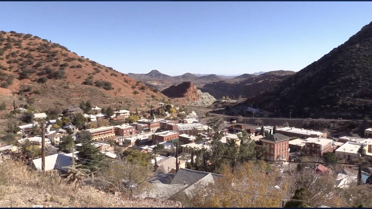 Más de un siglo después de su fundación, Bisbee está lleno de vida con historias que sus residentes quieren preservar, una hermosa arquitectura que impresiona y un sin fin de lugares por explorar.