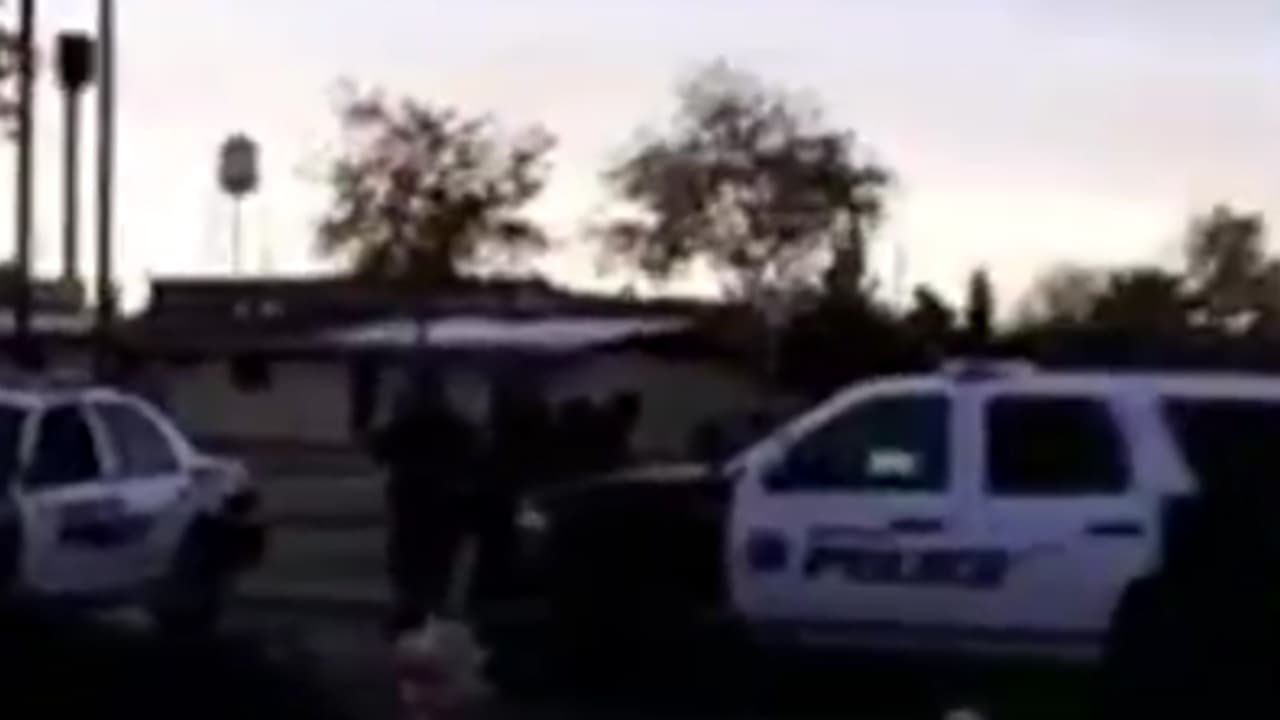 Investigan presunta agresión de un policía de Arizona a una mujer embarazada tras la publicación de un video en redes sociales