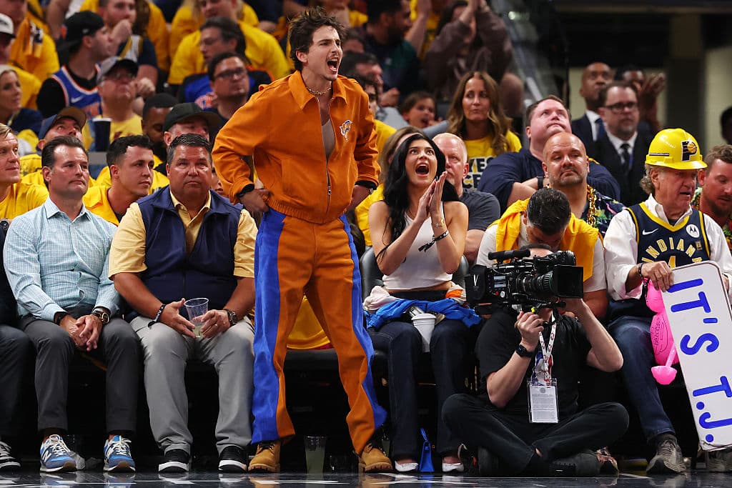 La fanaticada neoyorquina cobró ánimos cuando
<b> los Knicks anotaron posteriormente 8 puntos seguidos</b>, colocando el marcador 78-71, reduciendo a 7 la ventaja que tenían los Pacers.