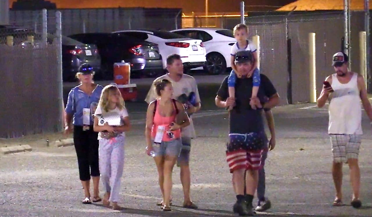 Del total de personas rescatadas, 123 de ellas y 11 mascotas se encuentran temporalmente en el Centro de Convenciones de Fresno, el cual está siendo usado como albergue temporal.
<br>