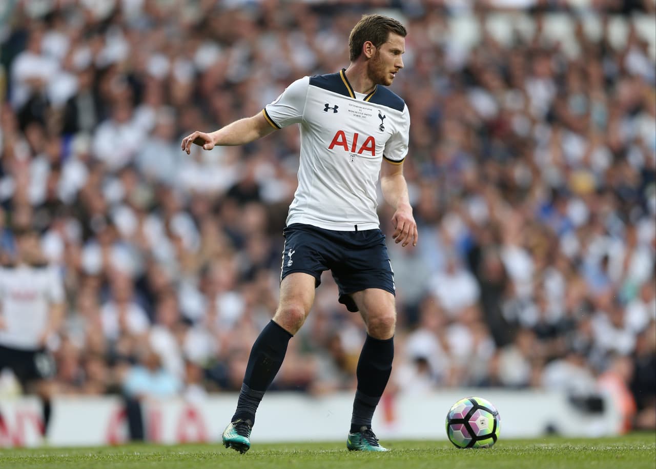 Claro que si desea a un zaguero 100% probado en el máximo escenario ahí está el belga Jan Vertonghen de 30 años. El Tottenham escucha ofertas mayores a 40 millones de euros.