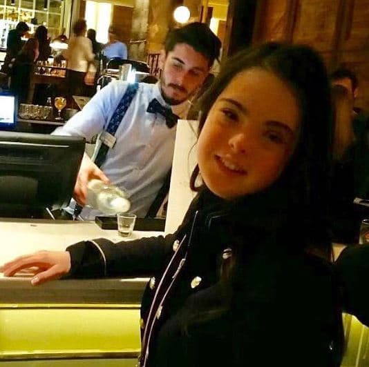 La joven española no se sentía muy segura para desfilar en ese momento debido a una pequeña lesión, pero la coordinadora de modelos de la Fashion Week le dijo que no se preocupara y que podría desfilar en otra ocasión.