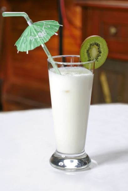 El coquito es uno de los tragos más típicos de Puerto Rico, compuesto de leche de coco y ron. Típicamente se prepara en las navidades.