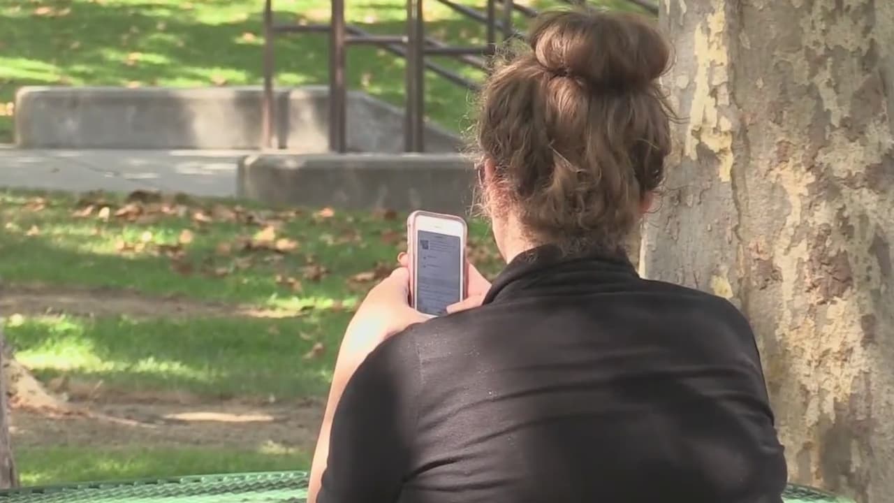 Colegios comunitarios ofrecen programas educativos para ex convictos en Los Ángeles