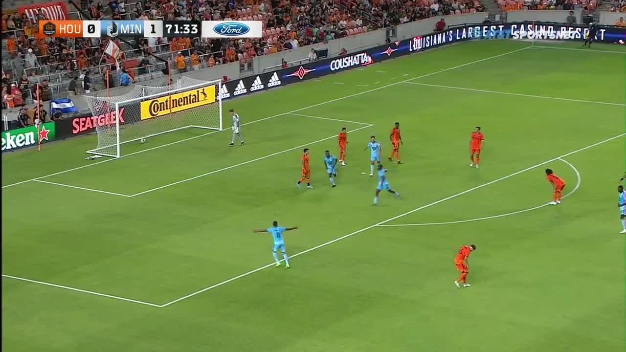 Zurdazo de Bongokuhle Hlongwane y Minnesota aumenta la ventaja 2-0