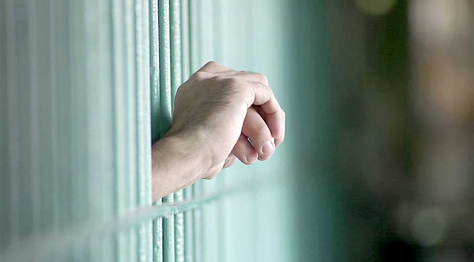 Hallan causa contra nueve personas por maltrato y agresión sexual de menor