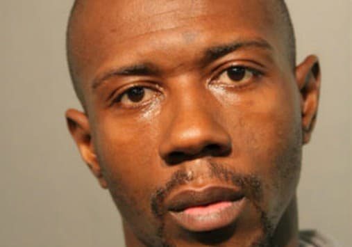 Lo encontraron con un rifle AK 47 y dos recortes de revistas en una plataforma del metro de Chicago