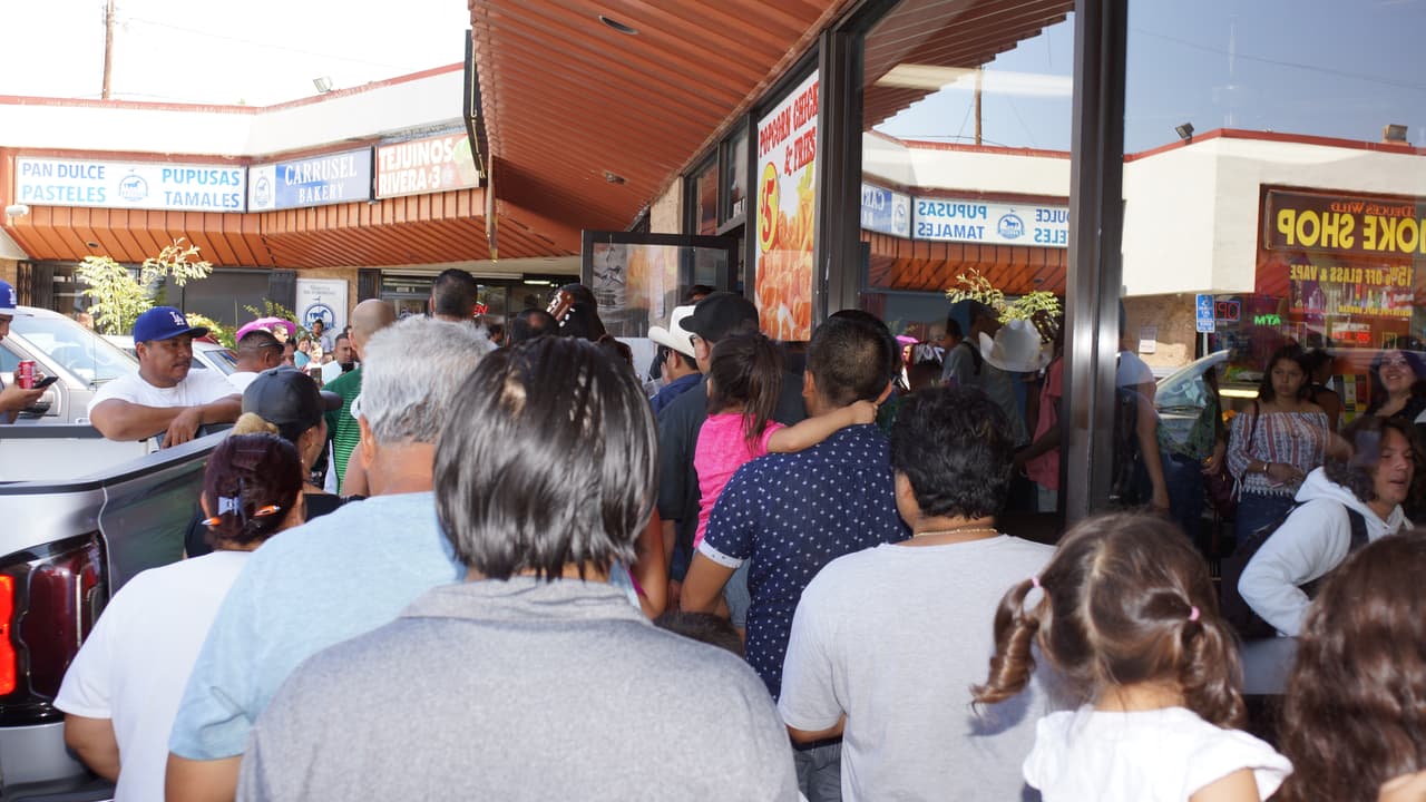 La Hondureña confía en que su selección le gane a México y en un próximo partido, y no tiene problema con seguir pagando apuestas hasta lograr que El Feo y El Pelón sean los que paguen el siguiente reto.