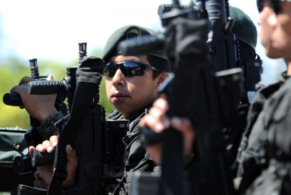 San Pedro Sula es señalada como una de las zonas más violentas del planeta, lo mismo que la costa Atlántica hondureña adonde se han establecido grupos criminales vinculados a los carteles mexicanos , ante la indolencia de las autoridades.