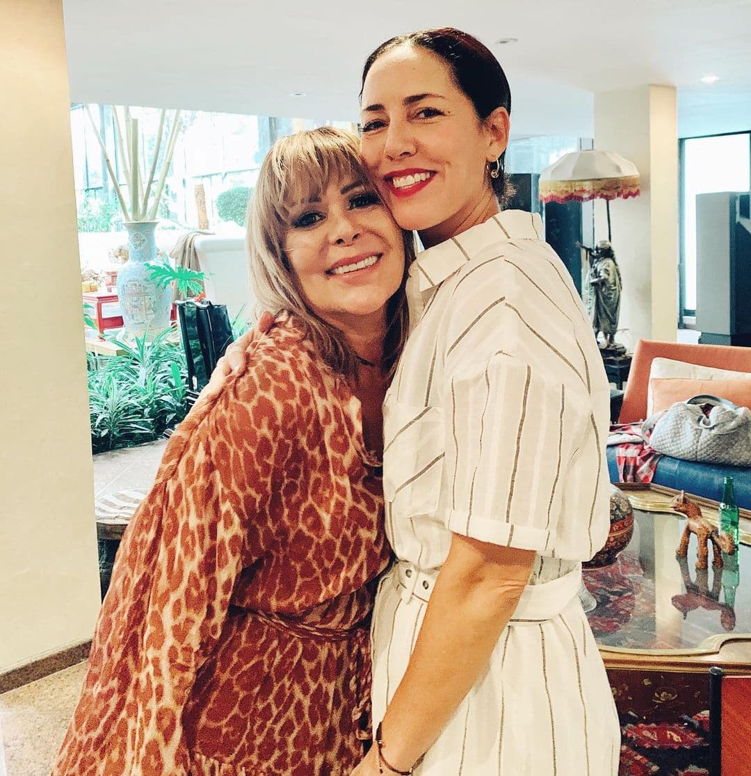 <b><a href="https://www.univision.com/famosos/alejandra-guzman-habla-salud-silvia-pinal">Alejandra Guzmán también comentó al respecto</a>. </b>El 29 de junio, un día después de que se diera a conocer la noticia de la hospitalización, explicó que Silvia Pinal fue internada por tener la 
<b>oxigenación baja</b> 
<b>y por la reacción que tuvo su cuerpo con un medicamento</b> que le recetaron.