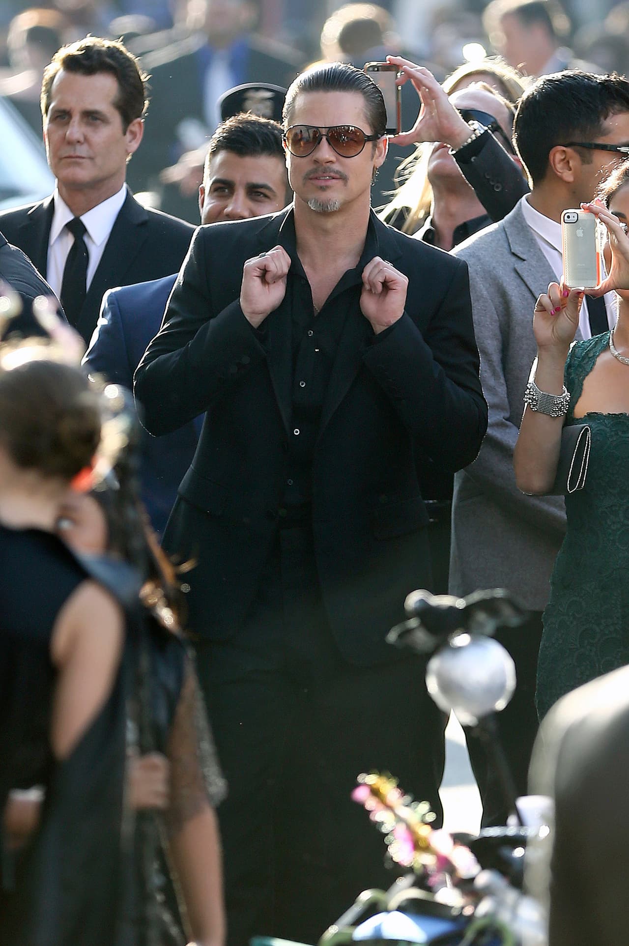 Pero Brad Pitt tuvo un "encuentro cercano" con Sediuk, quien se le abalanzó.