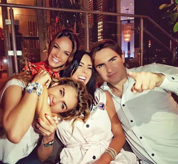 Otro amigo cercano de la conductora y quien siempre que puede se escapa a las celebraciones que organiza, es el productor Roberto Romagnoli.