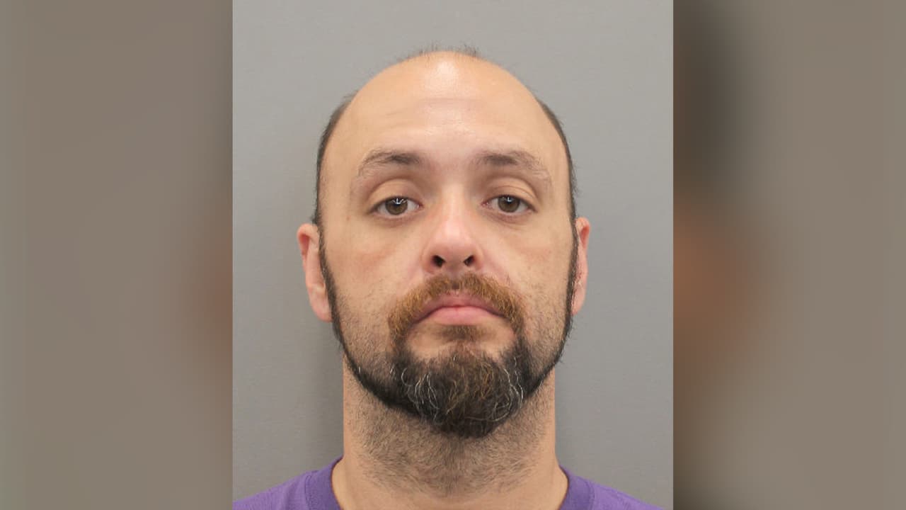 Richard Allen Dryer, es sospechoso de abuso de tarjetas de crédito y de débito.