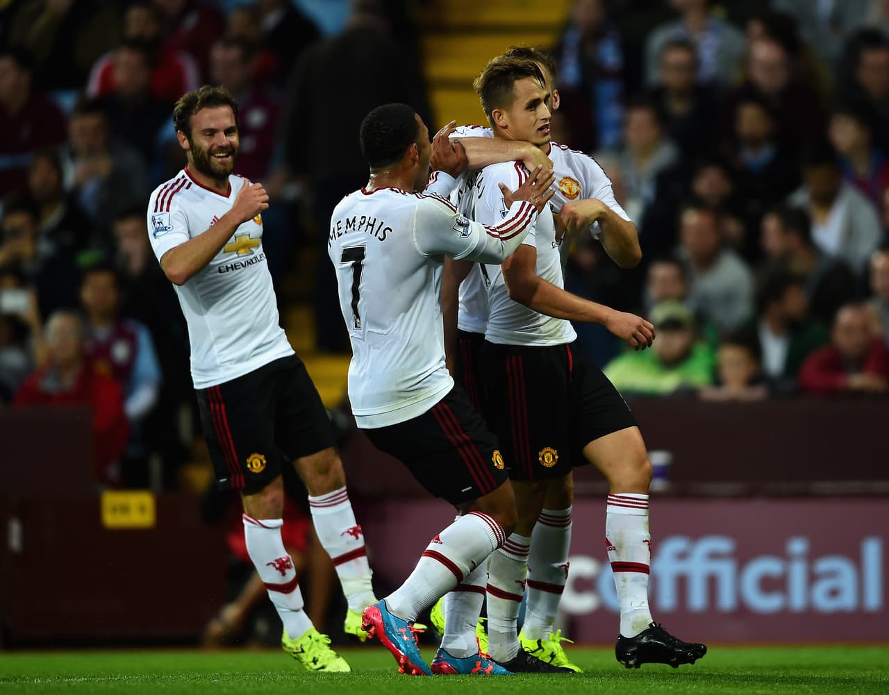 Aston Villa 0-1 Manchester United: Januzaj da victoria a Devils que ya comandan la Premier