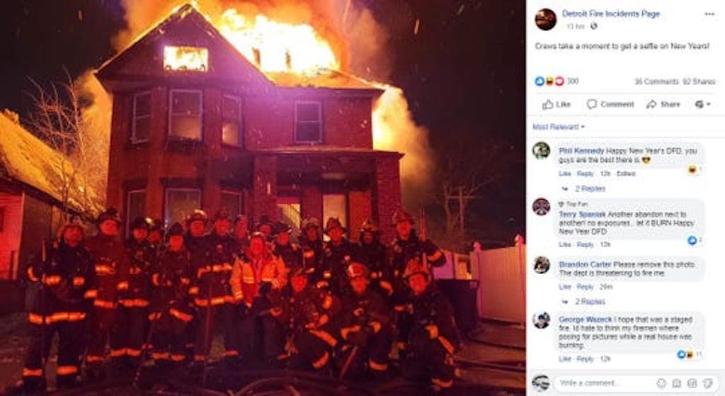 Bomberos de Detroit encienden las redes sociales por publicar una selfie frente a una casa en llamas
