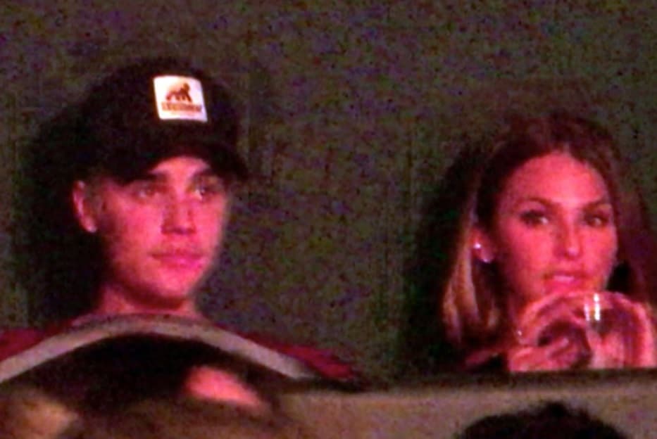 Justin estuvo todo el tiempo con la boca abierta, mirando con detalle cada uno de los movimientos de la escultural JLo.