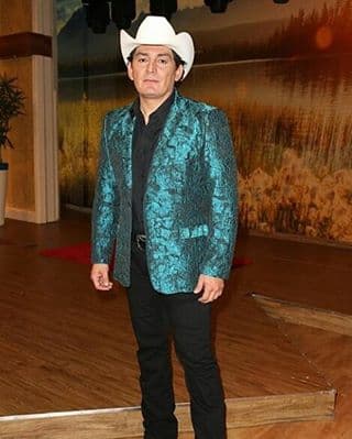 Cuando aún vivía Joan Sebastian, José Manuel era el encargado de admnistrar los negocios de su papá, al mismo tiempo de construir su propia carrera musical.